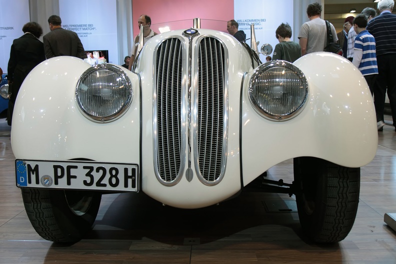 Front BMW 328