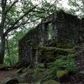Steinhaus im Wald