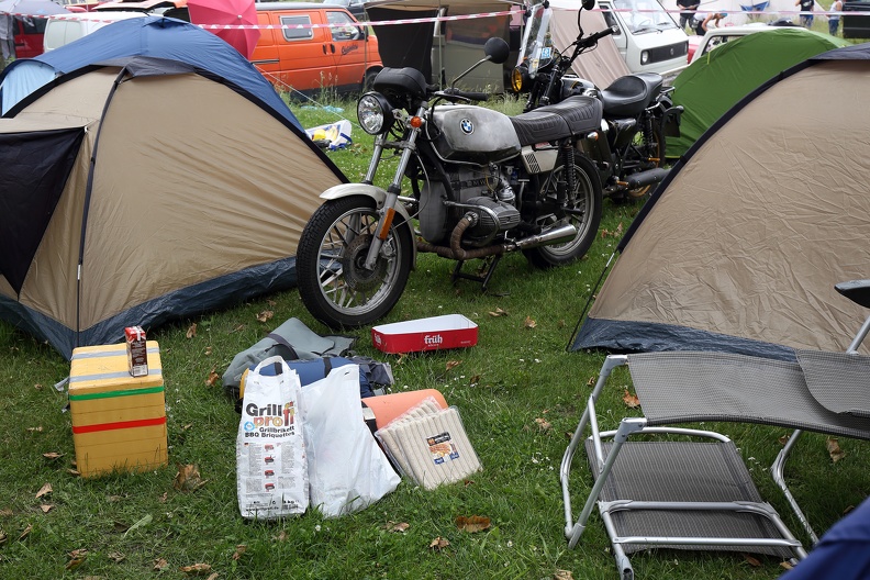 BMW R65 auf dem Campingplatz,mit dem Motorrad verreisen wohl die schönste Art des Reisens bmw_r65_camping_2206.jpg
