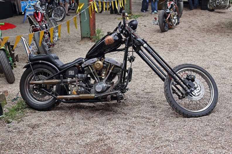 Harley-,kleinemRundscheinwerferDavidson Shovelhead Chopper mit langer Choppergabel,kleiner Sissybar,Doppelauspuff und Scheibenbremsen vorne und hinten shovelhead_chopper_2179.jpg
