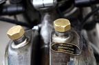Tankdeckel (1064 visits) Tankdeckel in Schraubenoptik an einer Harley Shovelhead Tankdeckel