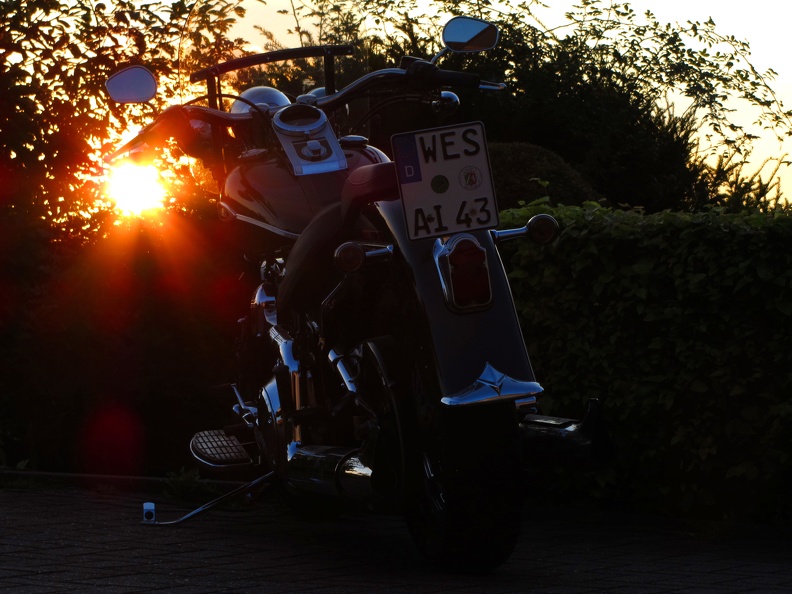 Harley bei Sonnenuntergang
