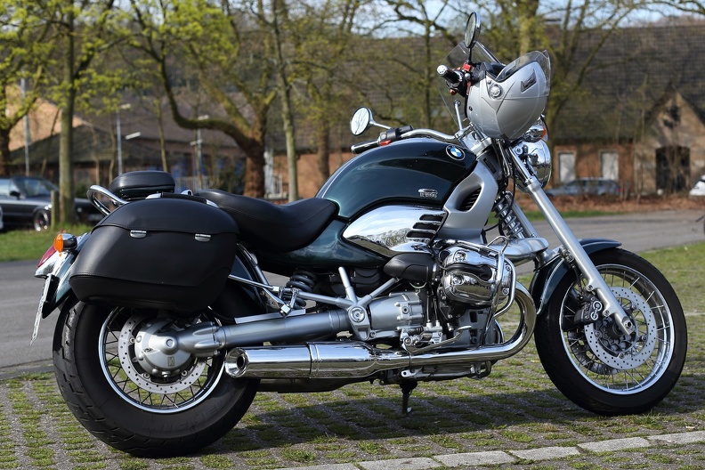 Die R 1200 C war der erste Cruiser den BMW im Herbst 1997 in das Motorradangebot aufnahm.Grund für die Einführung eines neuen Modells im BMW-Programm waren veränderte Kundenwünsche bmw_cr1200_9480.jpg