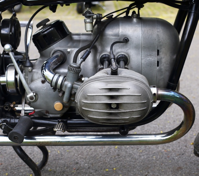Die BMW R51/3 hat einen Zweizylinder-Boxer-Viertakt-Motor mit 24 PS Leistung bmw_r51_boxer_9735.jpg
