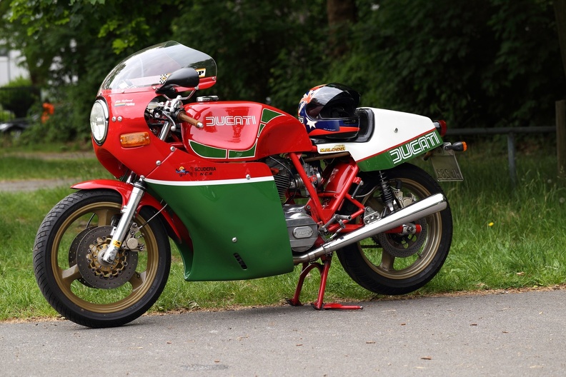 Ducati 900 Mike Hailwood Replica