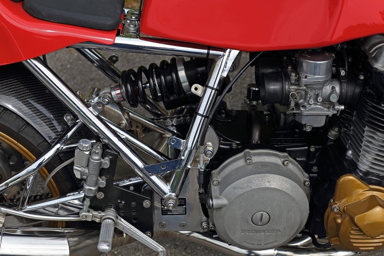 Rahmen Tank und Zentralfederbein einer Egli-Honda Baujahr 1984 egli_honda_1906.jpg