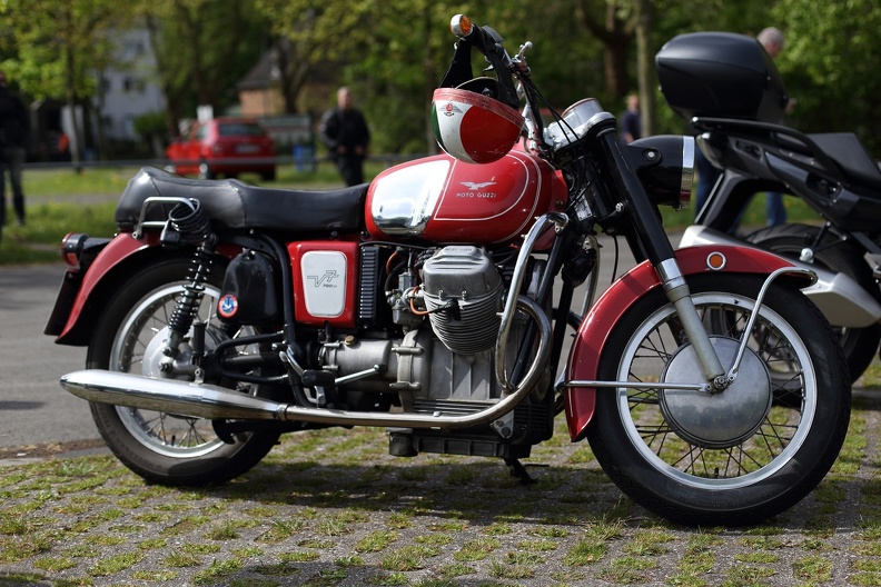 guzzi_v7_4391.jpg