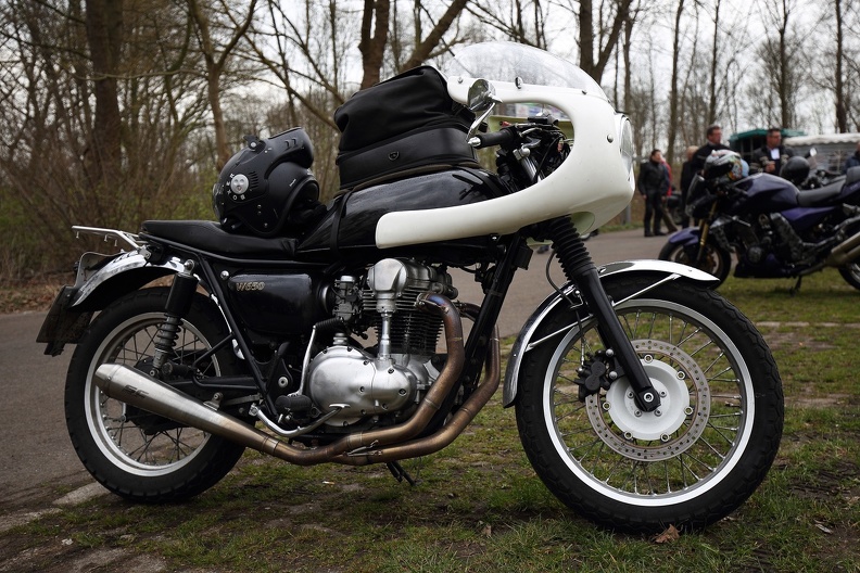Kawasaki W650 Retrobike mit großer Verkleidung kawa_verkleidung_9405.jpg