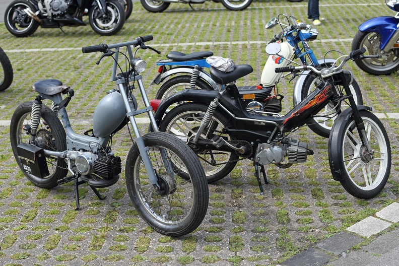 Hercules Mofas mit Sachs-Motoren waren in den 1960er und 1970er Jahren bei Jugendlichen ein beliebtes Fortbewegungsmittel und sie waren leicht zu frisieren sachs_mofas_2105.jpg