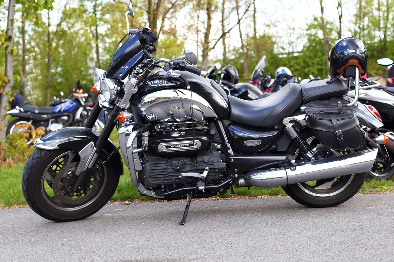 Triumph Rocket 3 Roadster mit wassergekühltem Dreizylinder-Viertakt-Reihenmotor 2294 cm³ Hubraum bei 148 PS und einem Gewicht von 350 kg triumph_rocket3_9737.jpg
