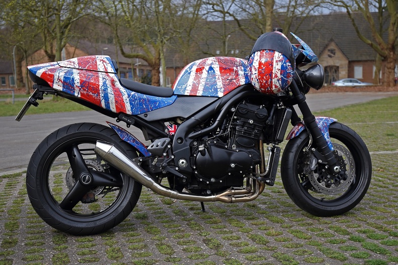 Triumph Triple Speed mit wunderschöner Lackierung,alles in Eigenarbeit,very British triumph_triple_9397.jpg