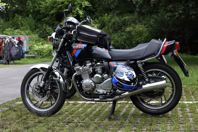 Yamaha XJ 550