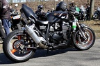 Schwarze Witwe Yamaha ZRX