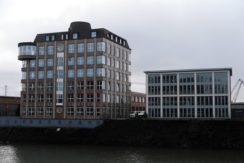 1000 Fenster in Duisburg-Ruhrort