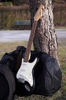Gitarre (2162 visits) Diese elektrische Gitarre gehört zum Equipment eines Fotoshootings im Landschaftspark Meiderich Gitarre