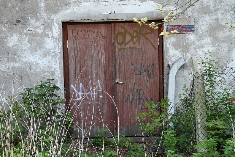 Tor mit Graffiti