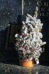 Weihnachtsbaum auf dem Friedhof