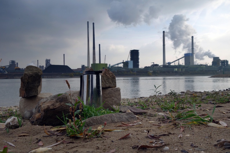 Kaffeekanne am Rhein