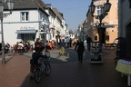 Buntes Treiben (1989 visits) Die Fußgängerzone ist gesäumt von Fachgeschäften aller Art, und auch fürs leibliche Wohl ist ge... Buntes Treiben