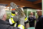 Riesenschlange (3012 visits) Die Schlange windet sich und versucht sich aus dem Griff der Feuerwehrleute zu befreien, aber die la... Riesenschlange