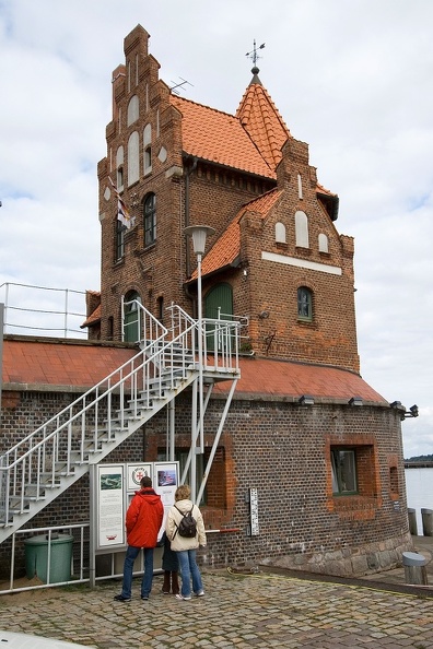 Hafenamt und Lotsenhaus 