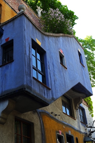 Blauer Erker im 1.Stocke des Hundertwasserhause hundertwasserhaus_0801.jpg