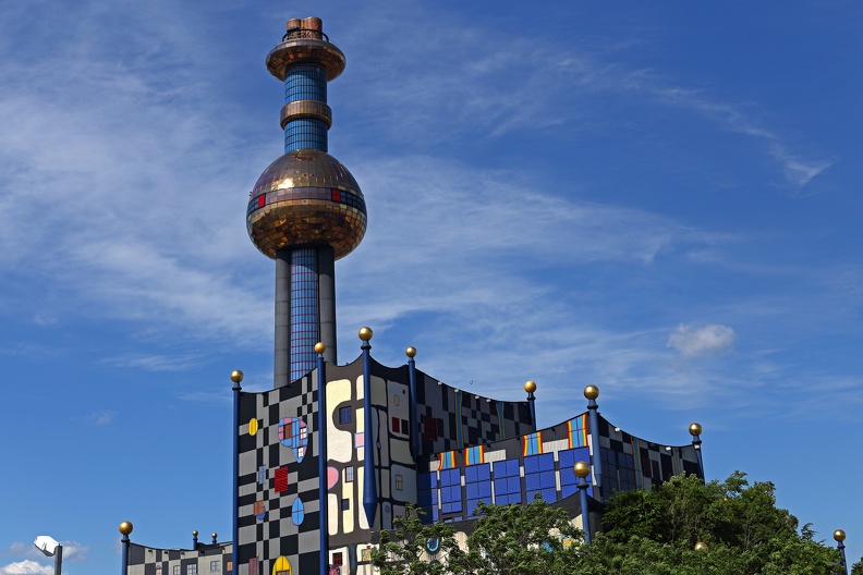 Schornstein und Betriebsgebäude Spittelau muellverbrennung_spittelau_1804.jpg