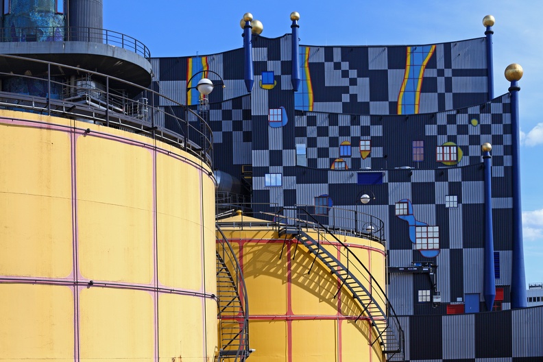Müllverbrennung Spittelau von Süden gesehen muellverbrennung_spittelau_hundertwasser_1817.jpg