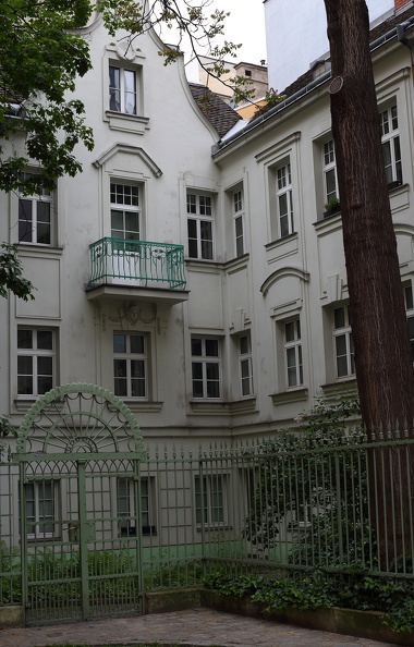 Häuser Roter Hof roter_hof_josefstadt_1355.jpg
