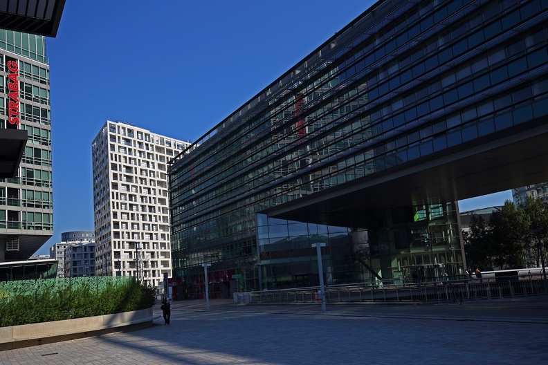 Spiegelung STRABAG Haus Donaucity vic_22_bezirk_0600.jpg