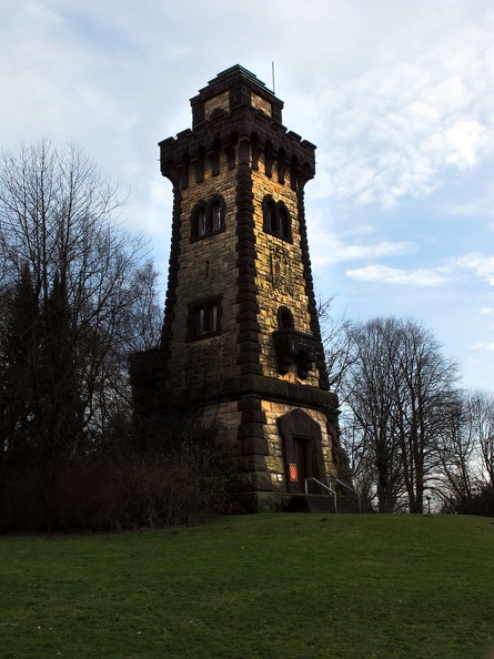 Der Bismarckturm in Mülheim an der Ruhr steht auf dem Kahlenberg mit Blick über die Ruhr. Gewidmet ist er dem Reichskanzler Otto von Bismarck, der für die Reichsgründung 1871 verehrt wurde. bismarckturm_0049.jpg