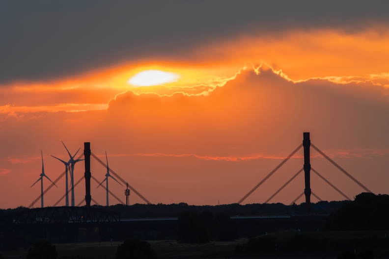 sonne_autobahnbruecke_2911.jpg