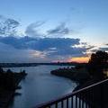 Wolken über Bassin-Brücke