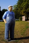 Blaumann (1293 visits) Der Blaumann, so nennt Christel Lechner die Skulptur, hat immer ein Lächeln im Gesicht. Blaumann