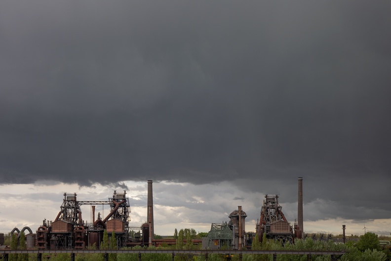 Bedrohliche Gewitterwolken über dem Landschaftspark gewitterwolken_farbe_7735.jpg