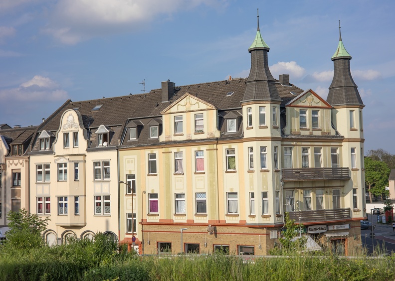 Haus mit Kneipe