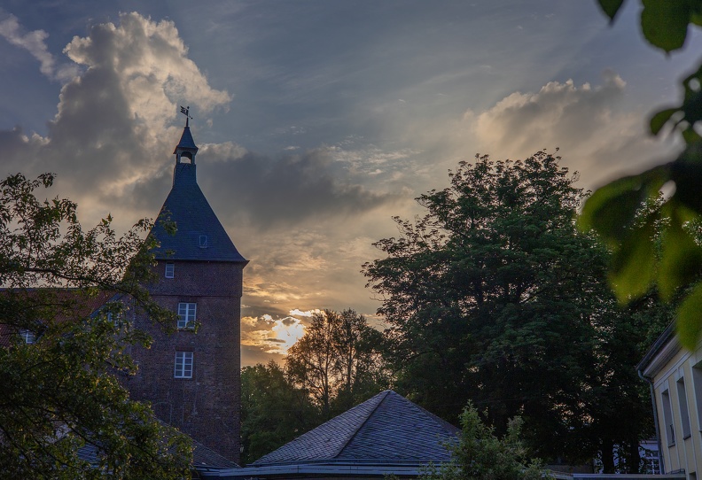 schloss_sonnenuntergang_5757.jpg