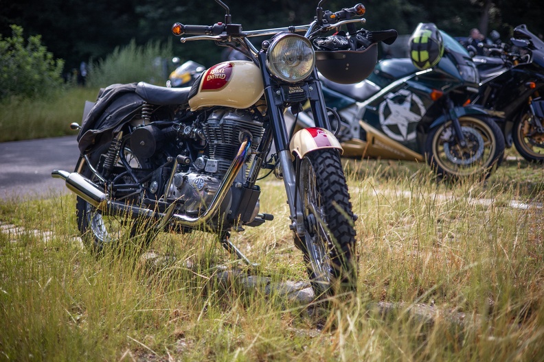 Die Produktion der Royal Enfield Classic 500 wurde zum Saisonstart 2020 eingestellt,die Classic wurde fast unverändert seit 1937 gebaut.Der 500 ccm Langhuber erfüllt die neuesten EU Abgasnormen nicht mehr re_classic500_7249.jpg