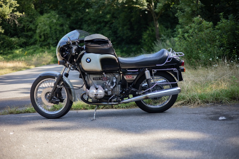 Im ersten Modelljahr gab es die R90S nur in rauchgrauer Lackierung,ab 1975 kam Daytona Orange als Farbe dazu bmw_r90s_6663.jpg
