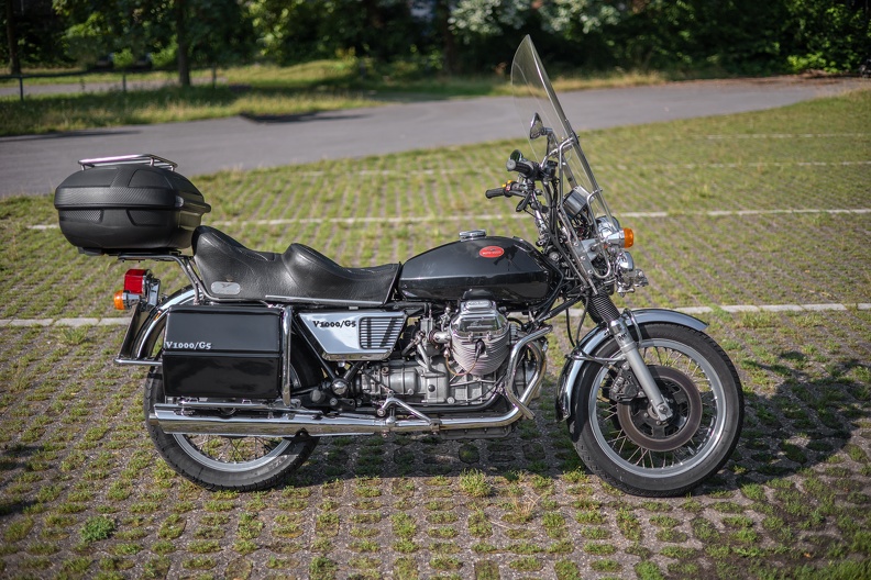 Diese Moto Guzzi V1000/G5 stand sechs Jahre in einer Garage,und wurde in fünf Jahren von ihrem Besitzer restauriert,die große Scheibe und die Sitzbank sind nicht original guzzi_v1000_5_6648.jpg