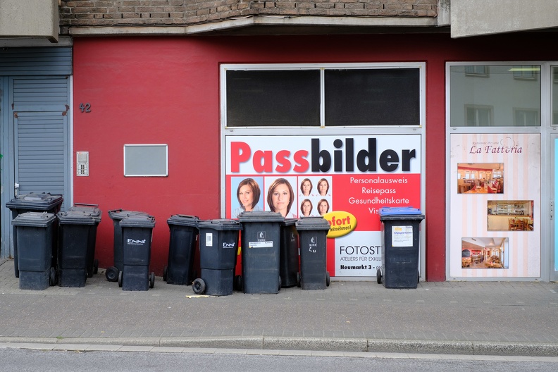 Passbilder & Mülltonnen